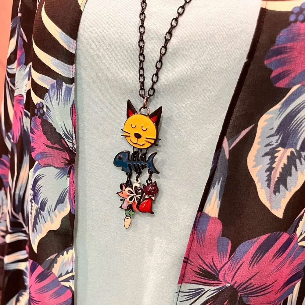 N165 NWT Cat and Friends on long black enamel chain